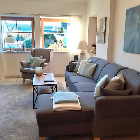 Holiday Flat With Idyllic Garden In Daun Zewnętrze zdjęcie