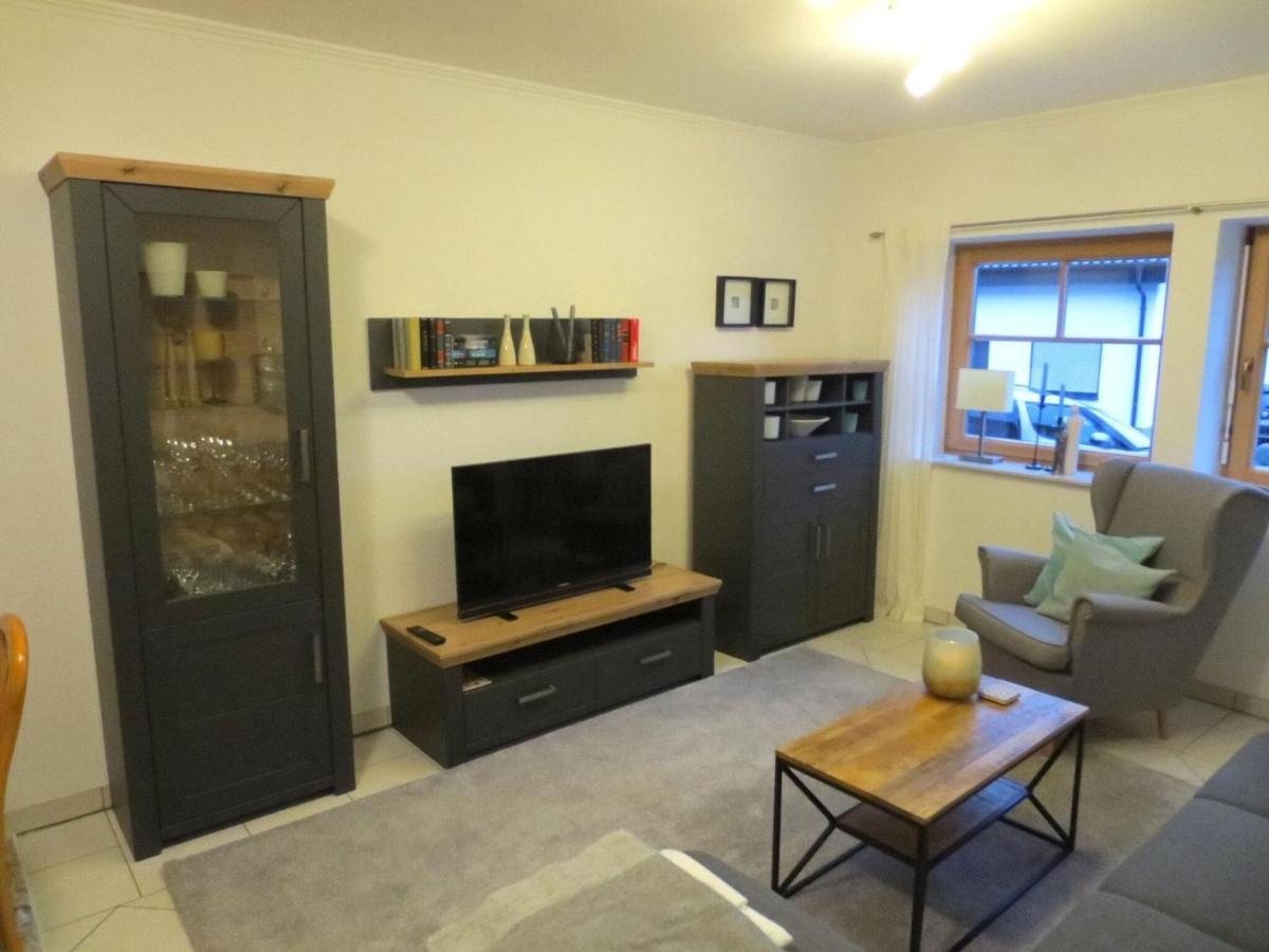 Holiday Flat With Idyllic Garden In Daun Zewnętrze zdjęcie