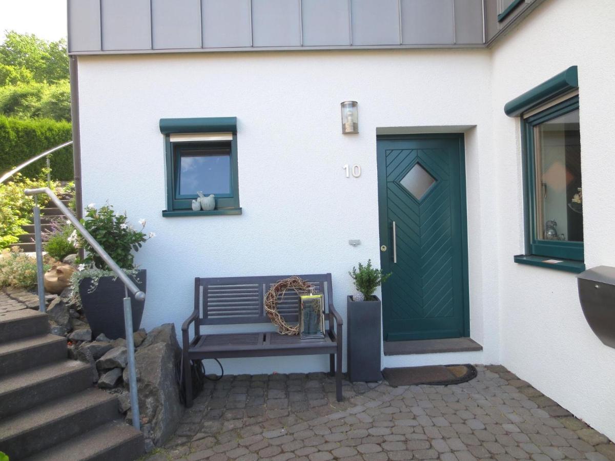 Holiday Flat With Idyllic Garden In Daun Zewnętrze zdjęcie