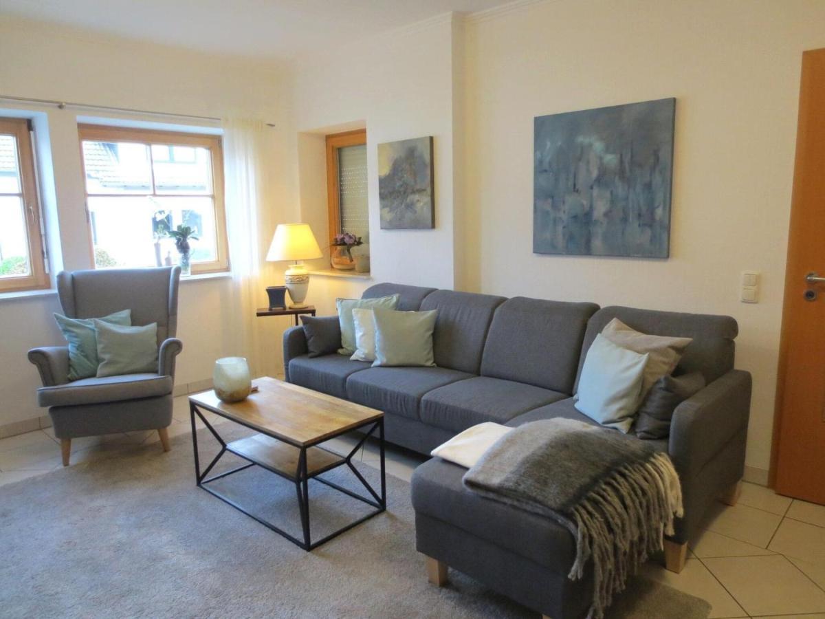 Holiday Flat With Idyllic Garden In Daun Zewnętrze zdjęcie