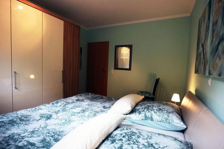 Holiday Flat With Idyllic Garden In Daun Zewnętrze zdjęcie