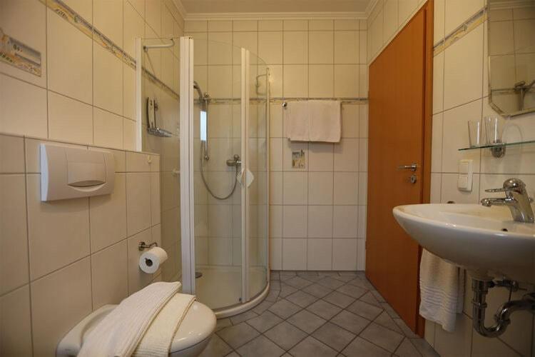 Holiday Flat With Idyllic Garden In Daun Zewnętrze zdjęcie
