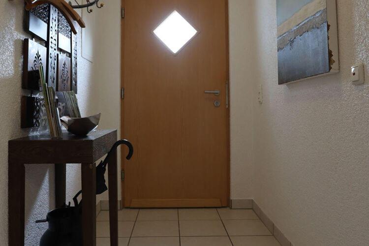 Holiday Flat With Idyllic Garden In Daun Zewnętrze zdjęcie