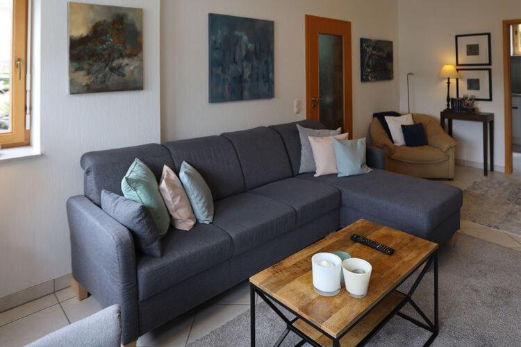 Holiday Flat With Idyllic Garden In Daun Zewnętrze zdjęcie