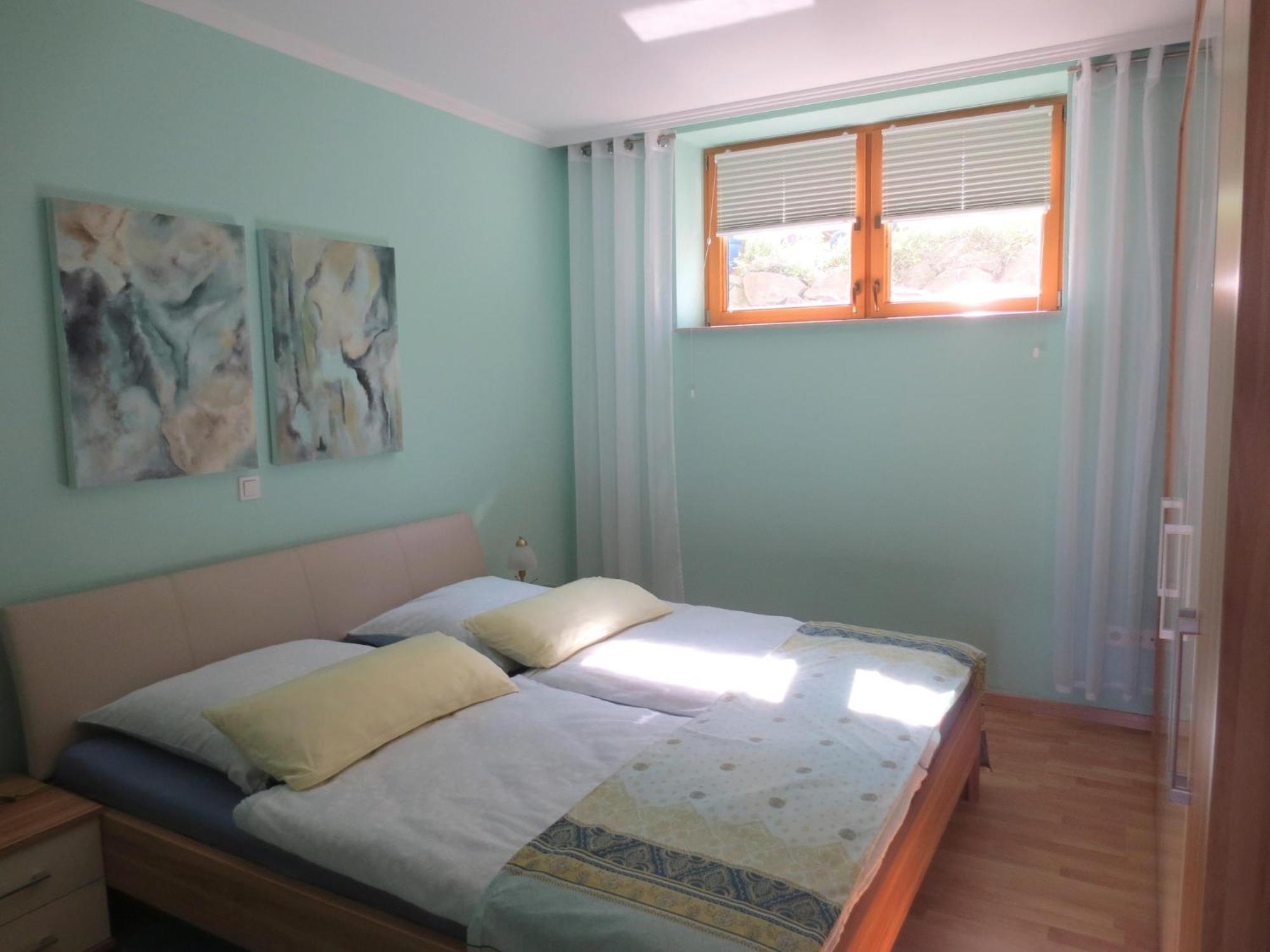 Holiday Flat With Idyllic Garden In Daun Zewnętrze zdjęcie
